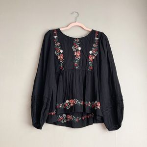 NWT American Eagle Outfitters Cottagecore Peasant Floral Embroidered Top